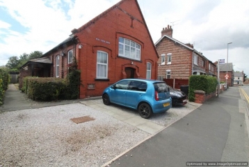 2 WELSH CHAPEL HOUSE